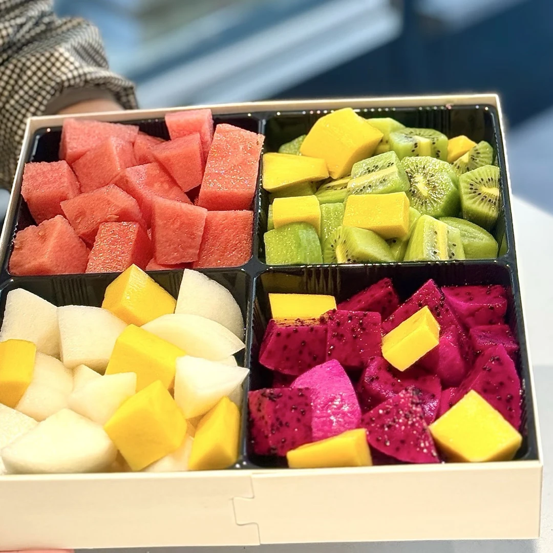 果切【4宫格】西瓜、红心火龙果、秋月梨、奇异果（撒芒果）/盒