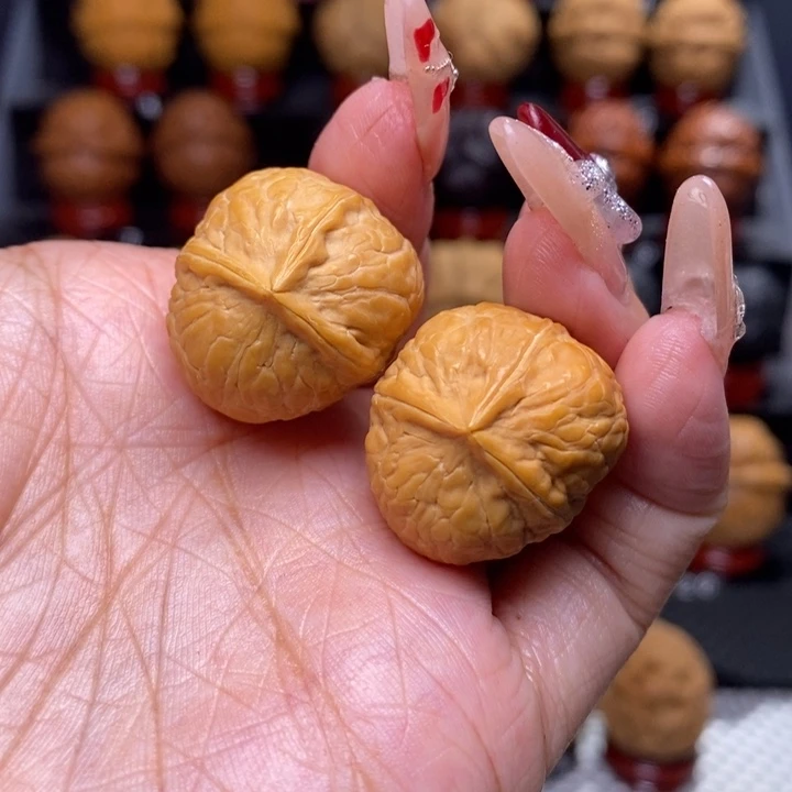 文玩核桃把件z****n小三棱30号