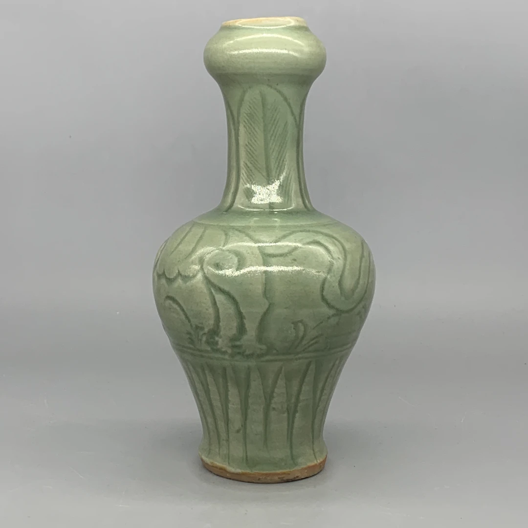 92512014*分链接2-1*明中期龙泉窑暗刻瑞兽纹蒜头瓶/瓷器九/MM