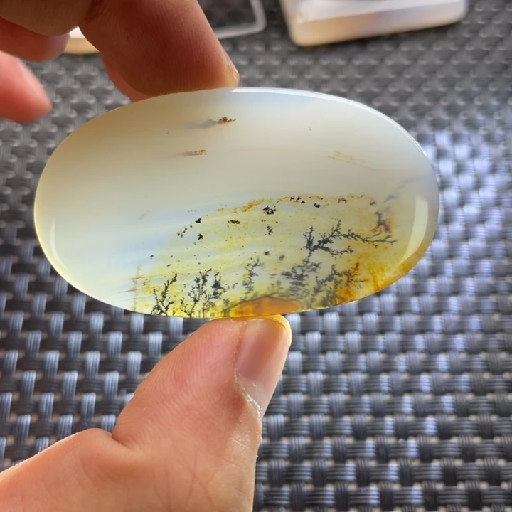 练***生玛瑙/玉髓未镶嵌颈饰