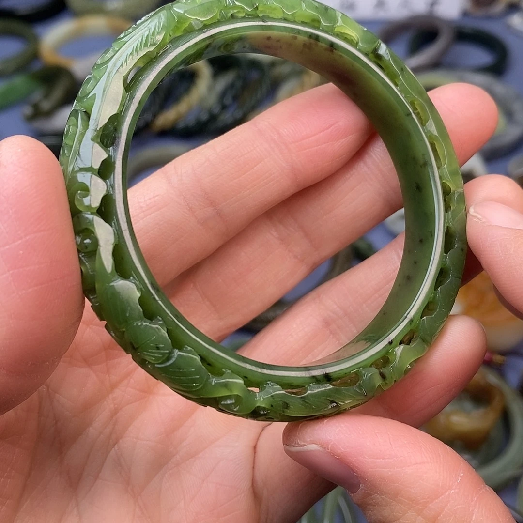 和田玉（碧玉）未镶嵌手镯007，圈口59.8mm缠枝莲镯