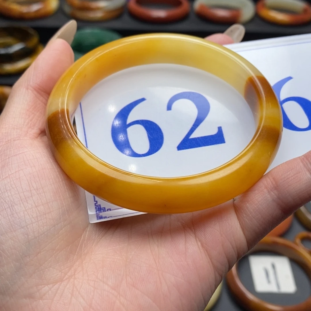 石英质玉（黄龙玉）手镯未镶嵌