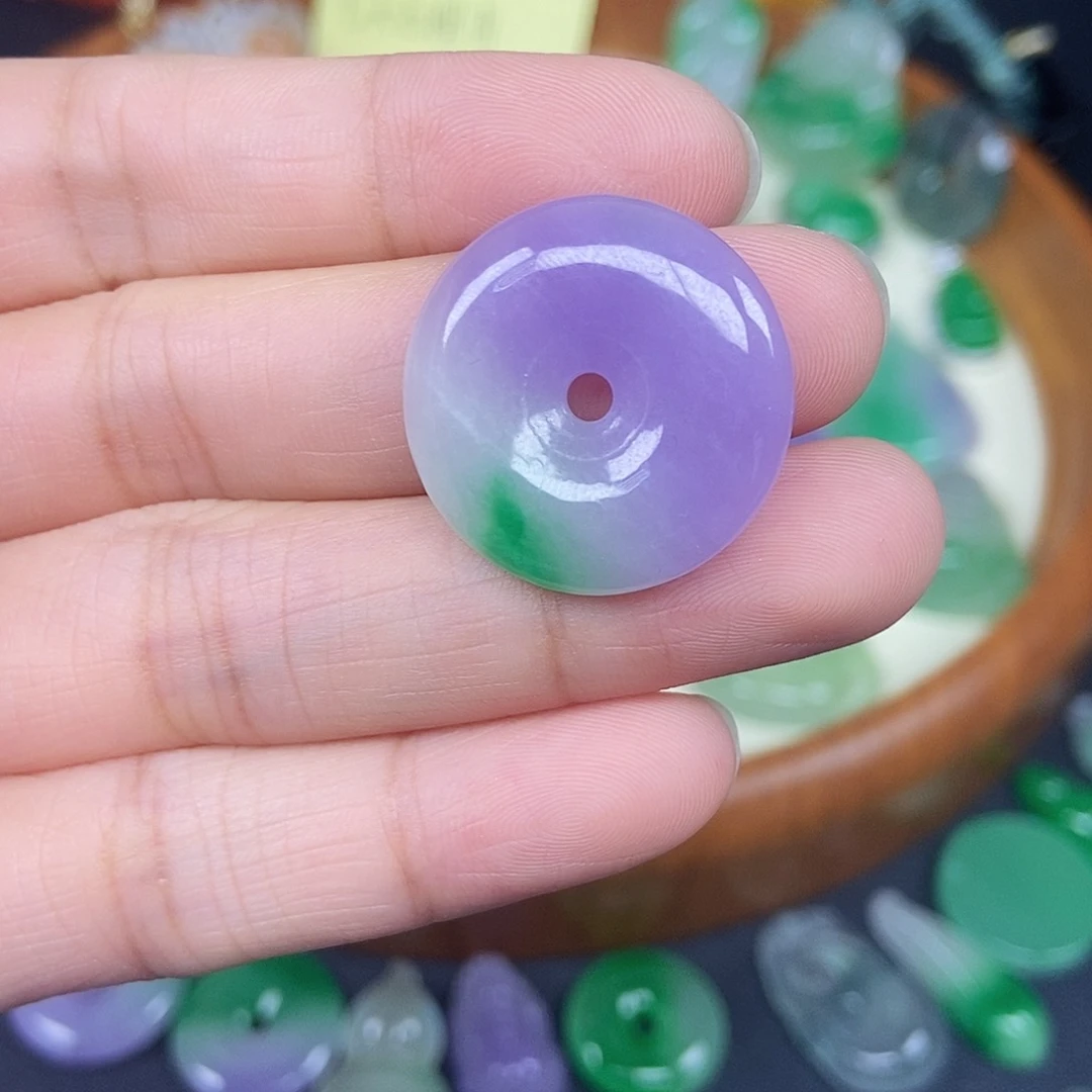 翡翠未镶嵌颈饰小扣子