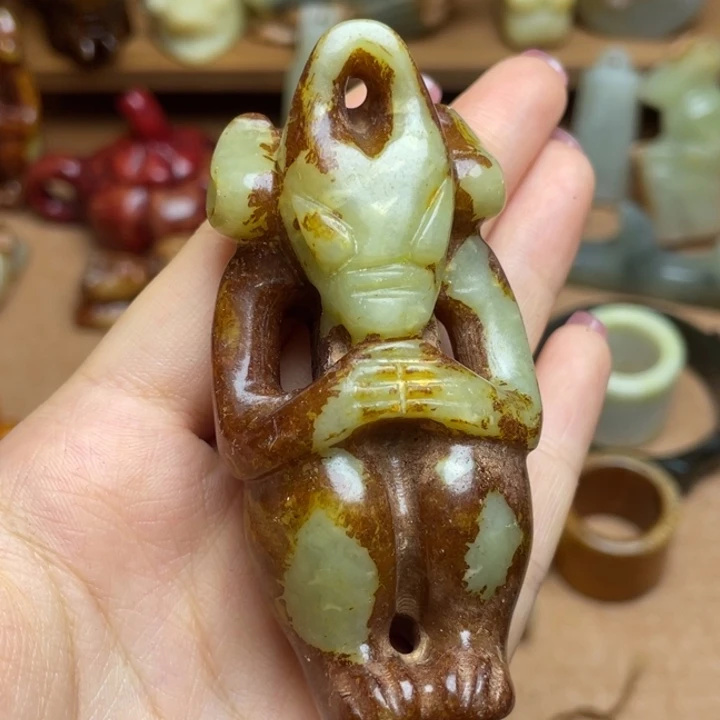 蛇纹石玉未镶嵌颈饰