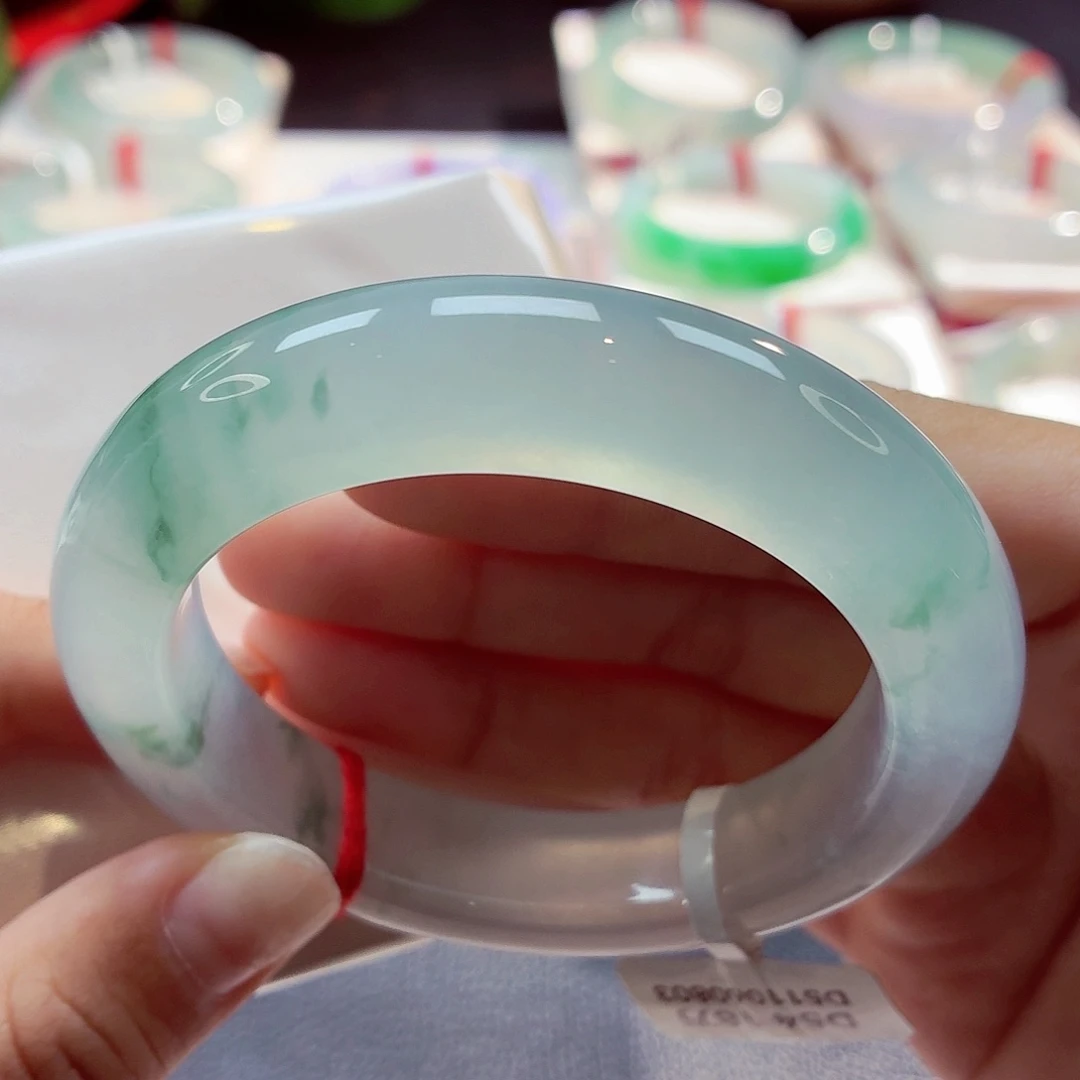 翡翠未镶嵌手镯炸光冰飘花68-32