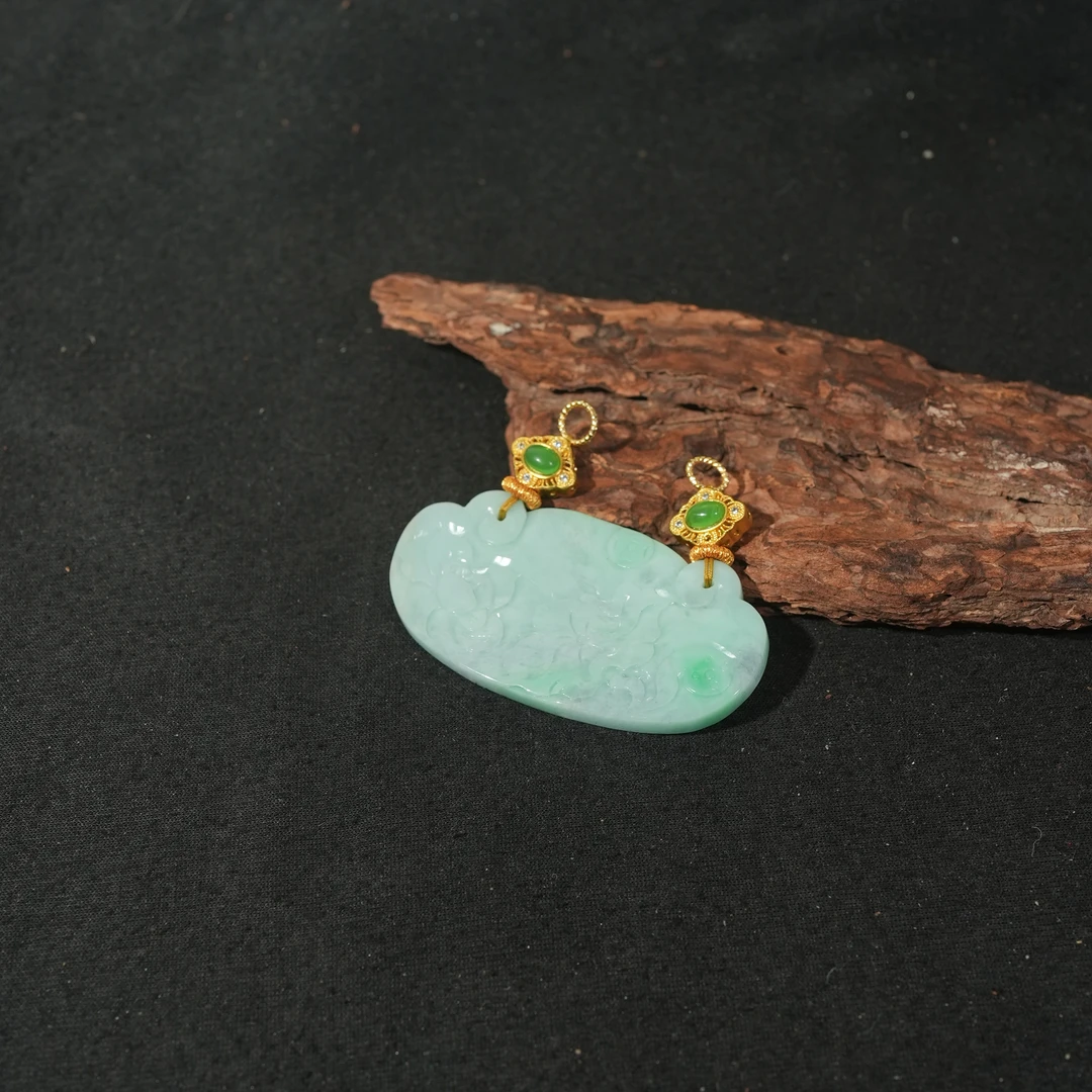 12.8香港王老板-翡翠吊坠t4253