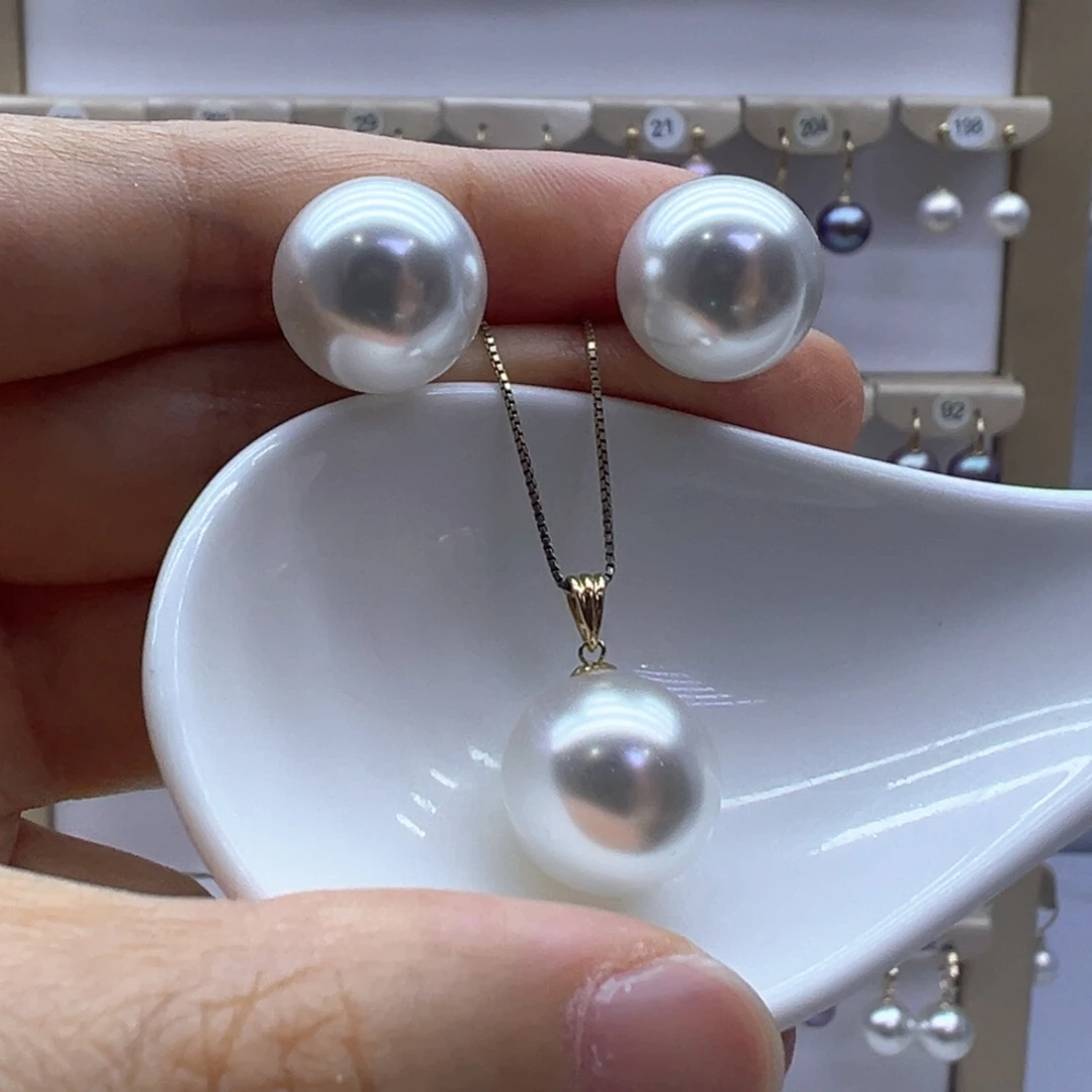 淡水珍珠18K金镶嵌吊坠(赠链)