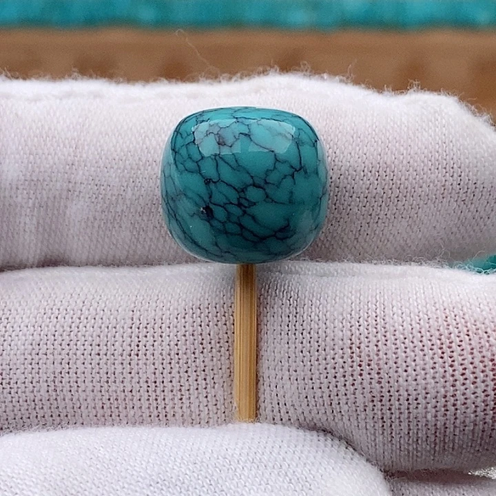 绿松石未镶嵌珠宝奇石14