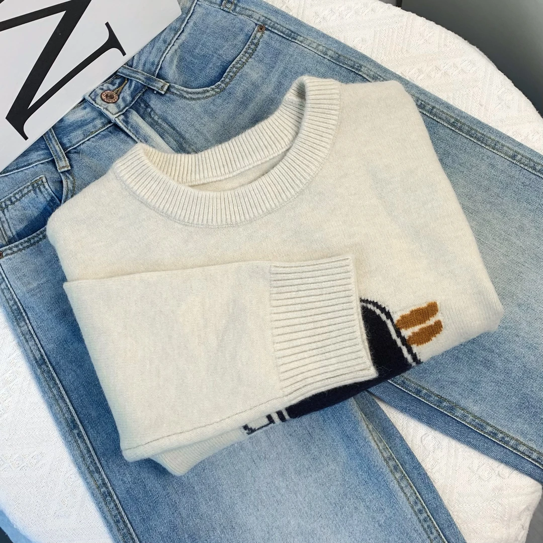 清-汤圆吖圆领图案字母款针织毛衣243545