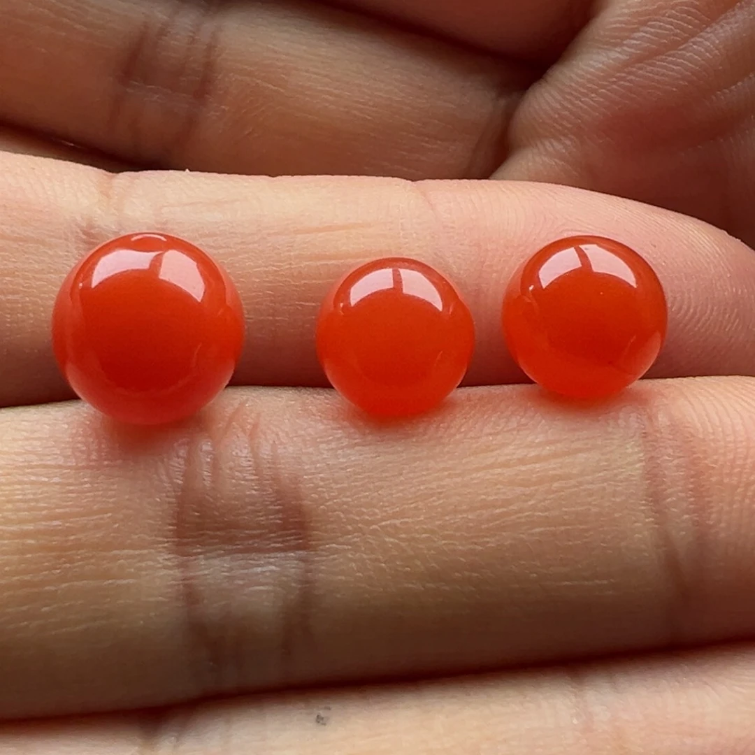 南红玛瑙圆珠10.2援助8.6未镶嵌孔***。