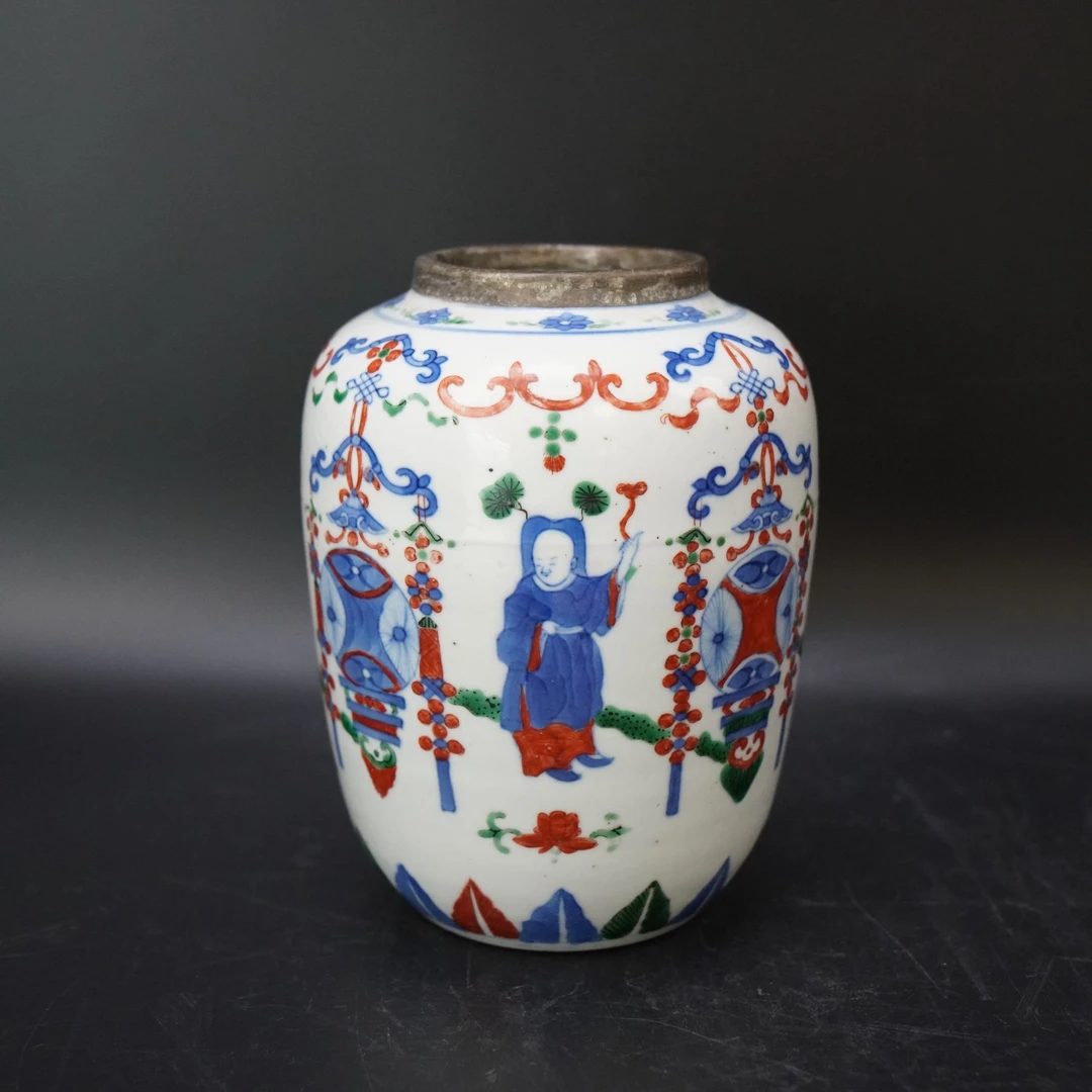 Lot.25091270清中期青花五彩人物灯笼罐 高：约17.3cm