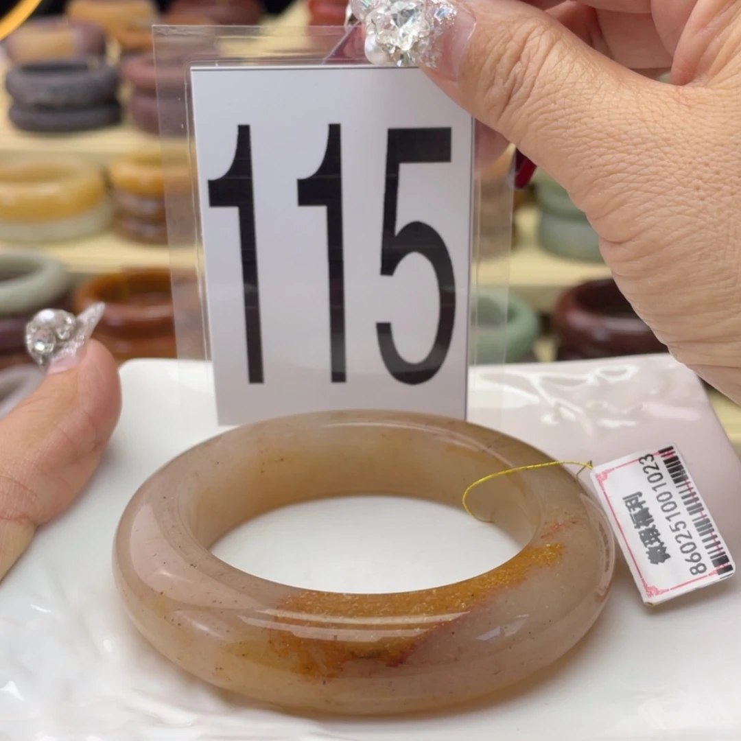 【闪购商品】石英质玉手镯未镶嵌