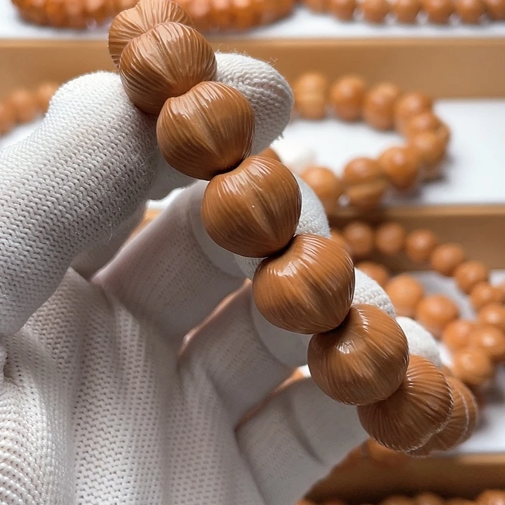 猴头核桃吊坠拉丝爱心