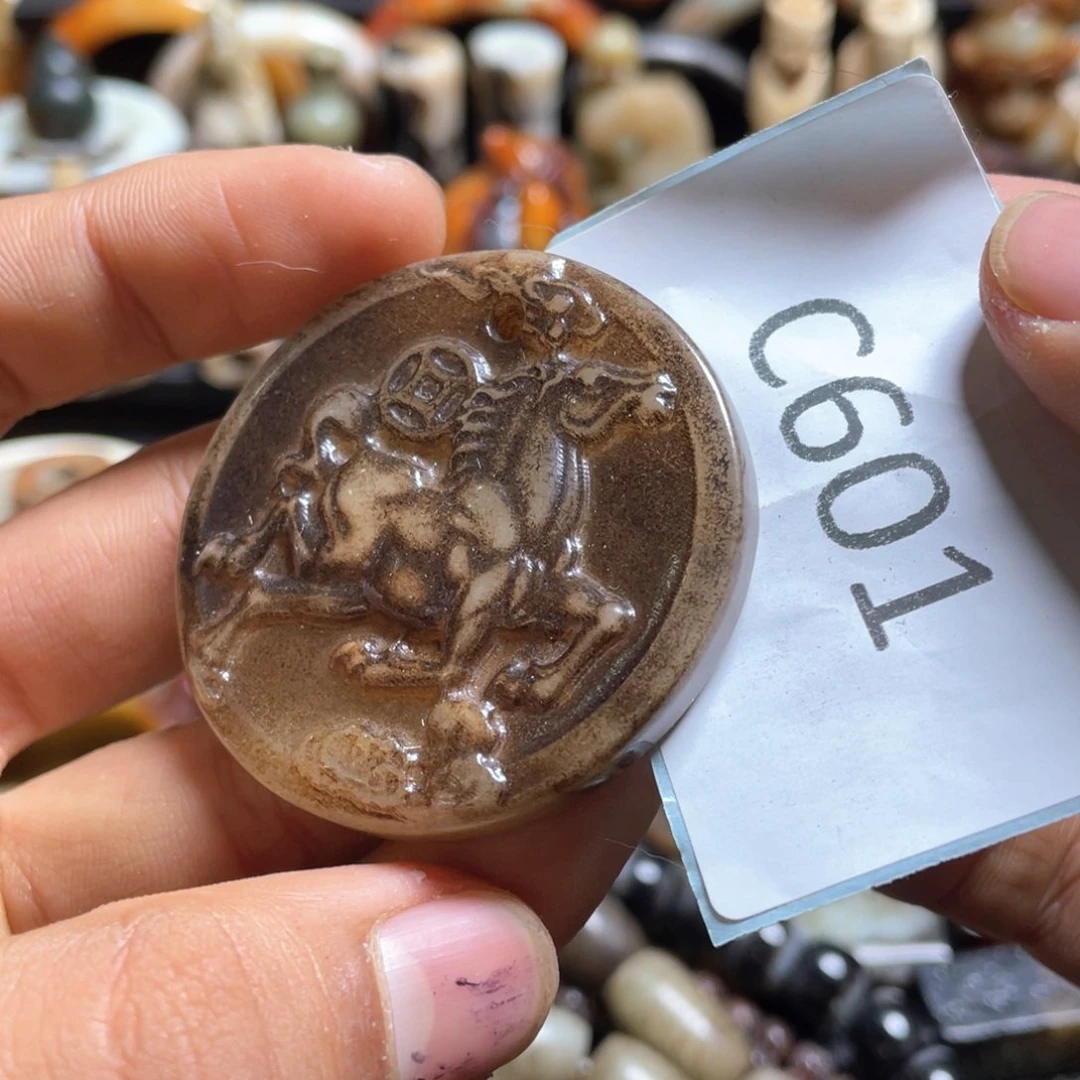 和田玉（糖玉）挂件未镶嵌