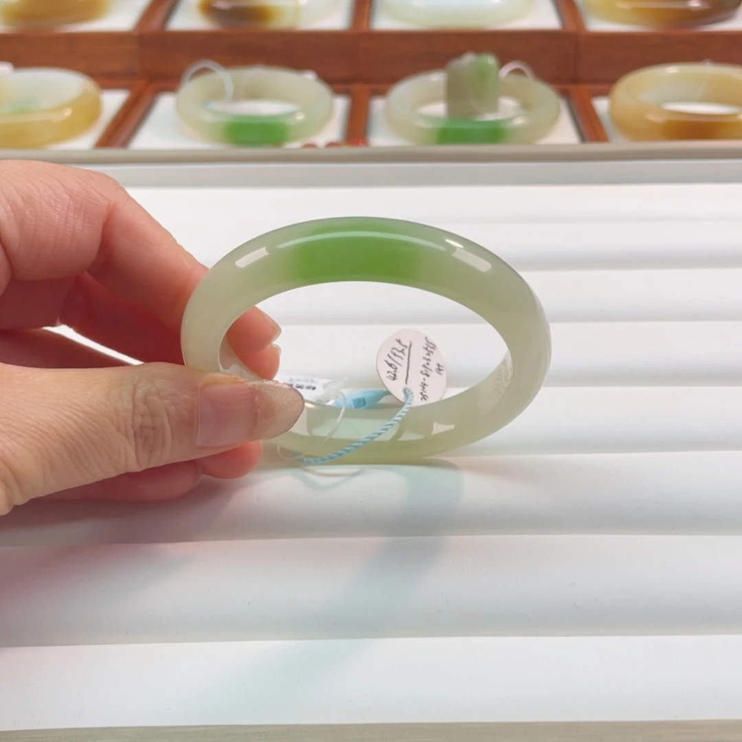 【闪购商品】和田玉手镯未镶嵌