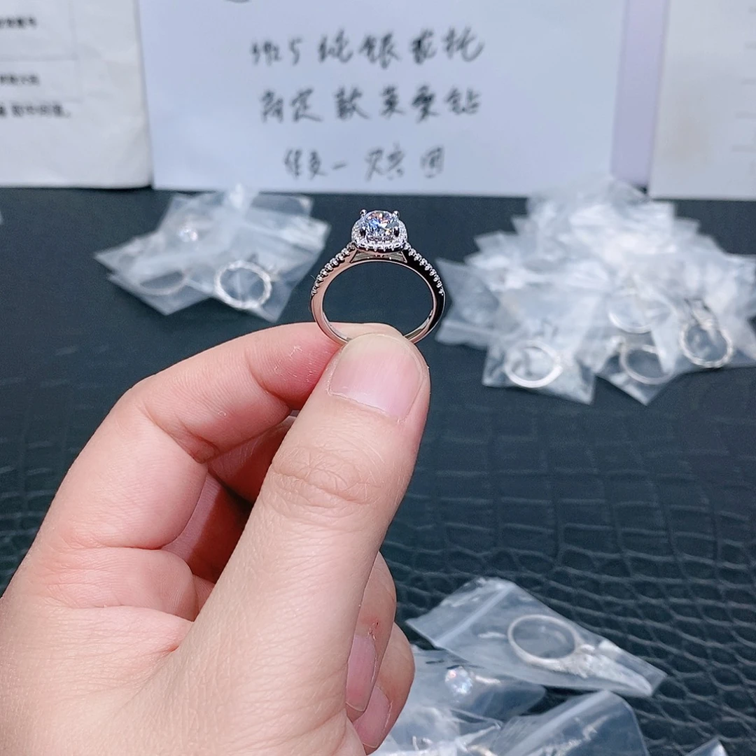 合成碳硅石925银公主方包1克拉20码