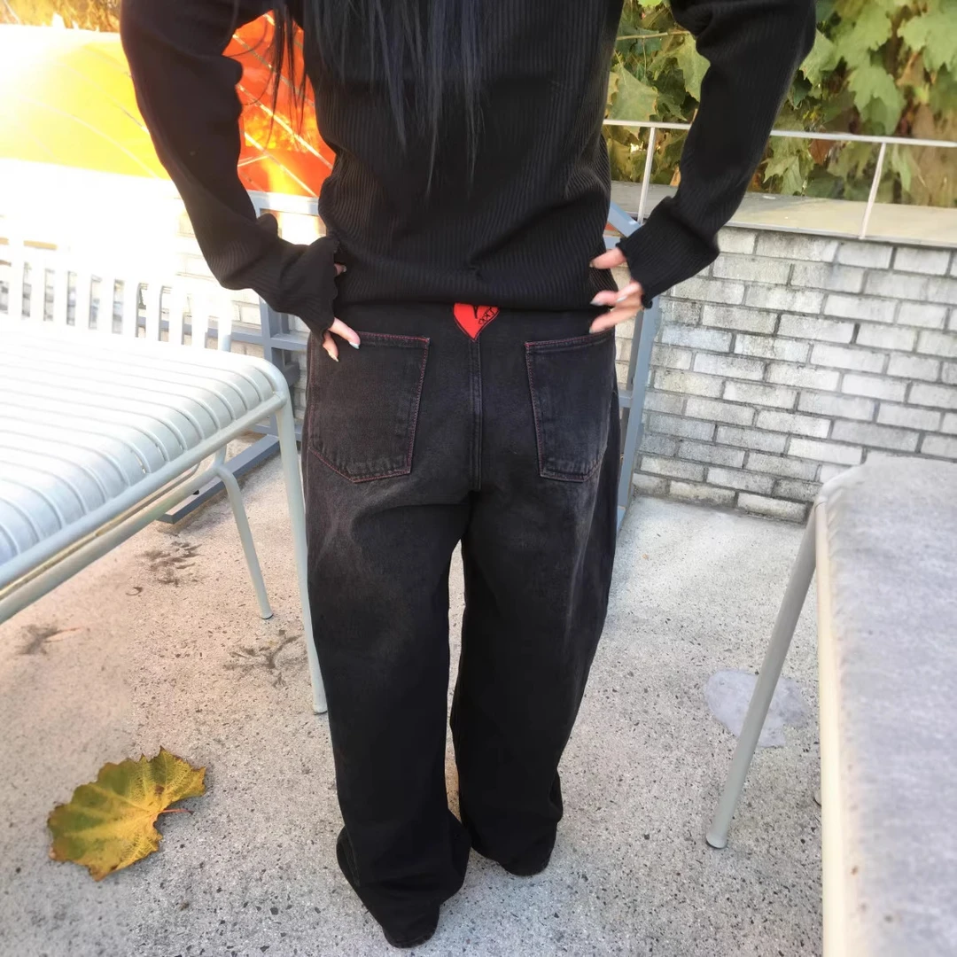 红色明细爱心刺绣高腰拉链系扣水洗做旧直筒牛仔长裤韩版女装