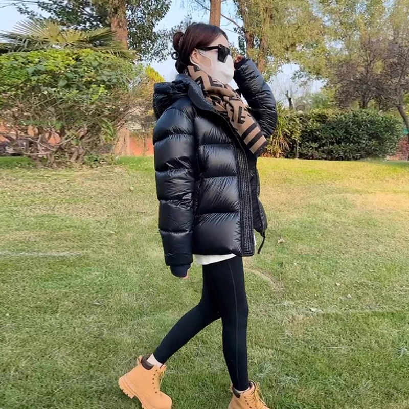 黑金羽绒服女短款2025冬季新款小个子加厚宽松鸭绒面包服保暖外套
