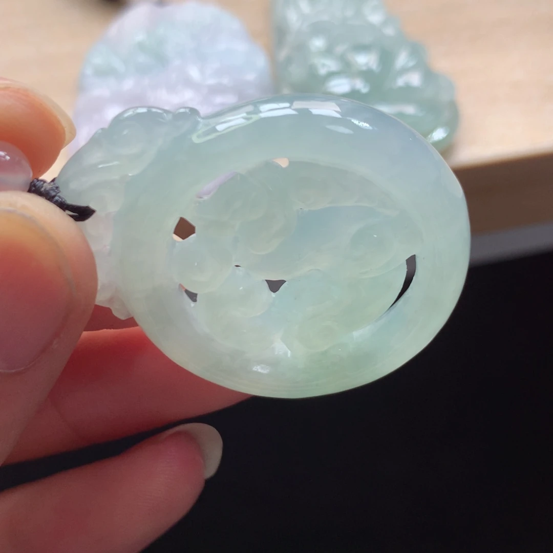颈饰未镶嵌翡翠吊坠