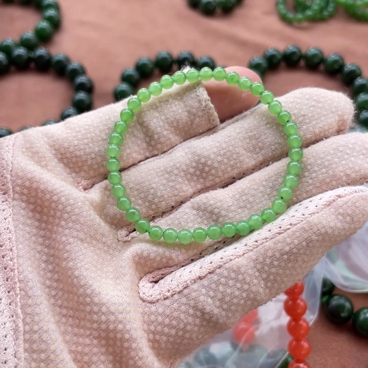 和田玉未镶嵌颈饰三*