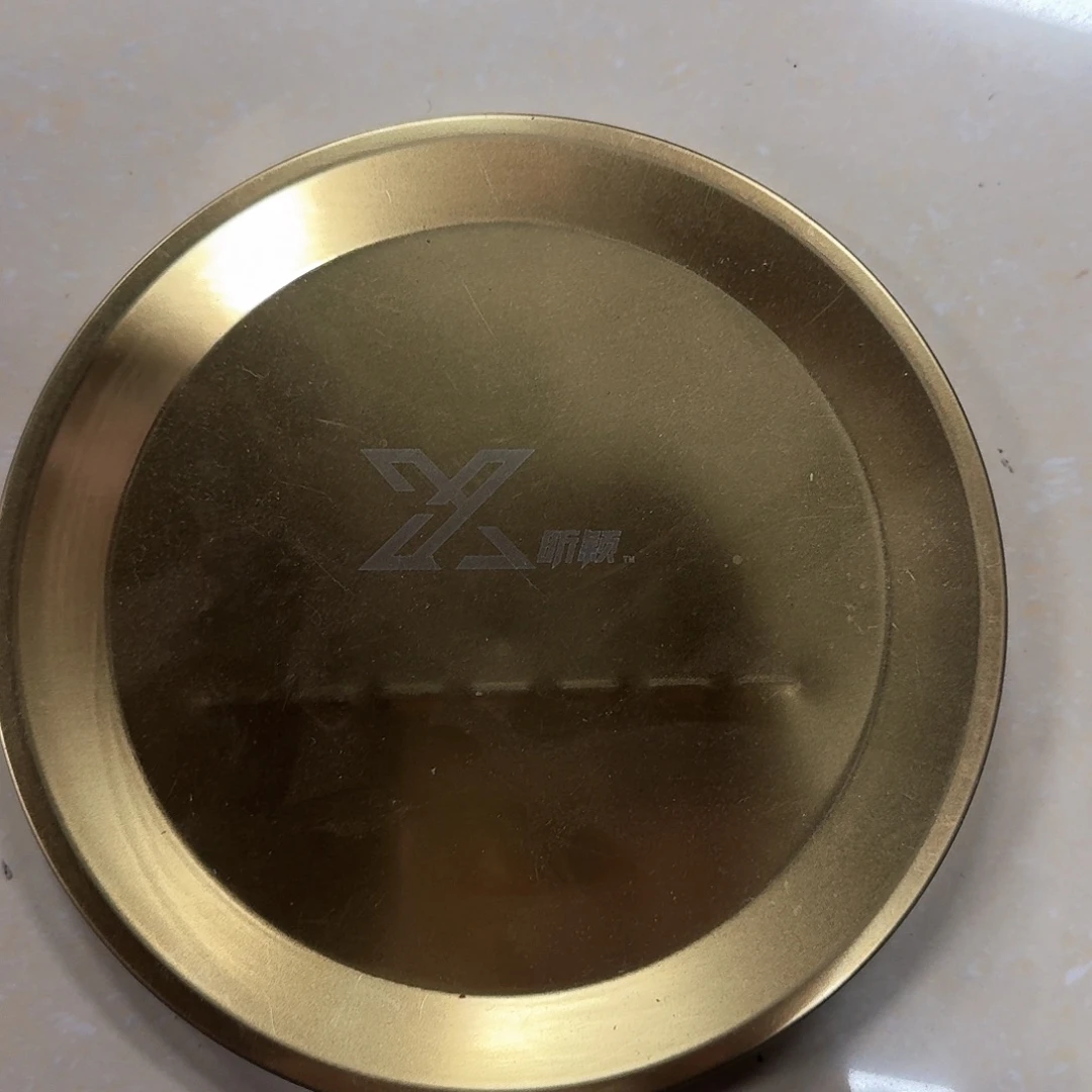 金色一线磁盘一个，微瑕疵