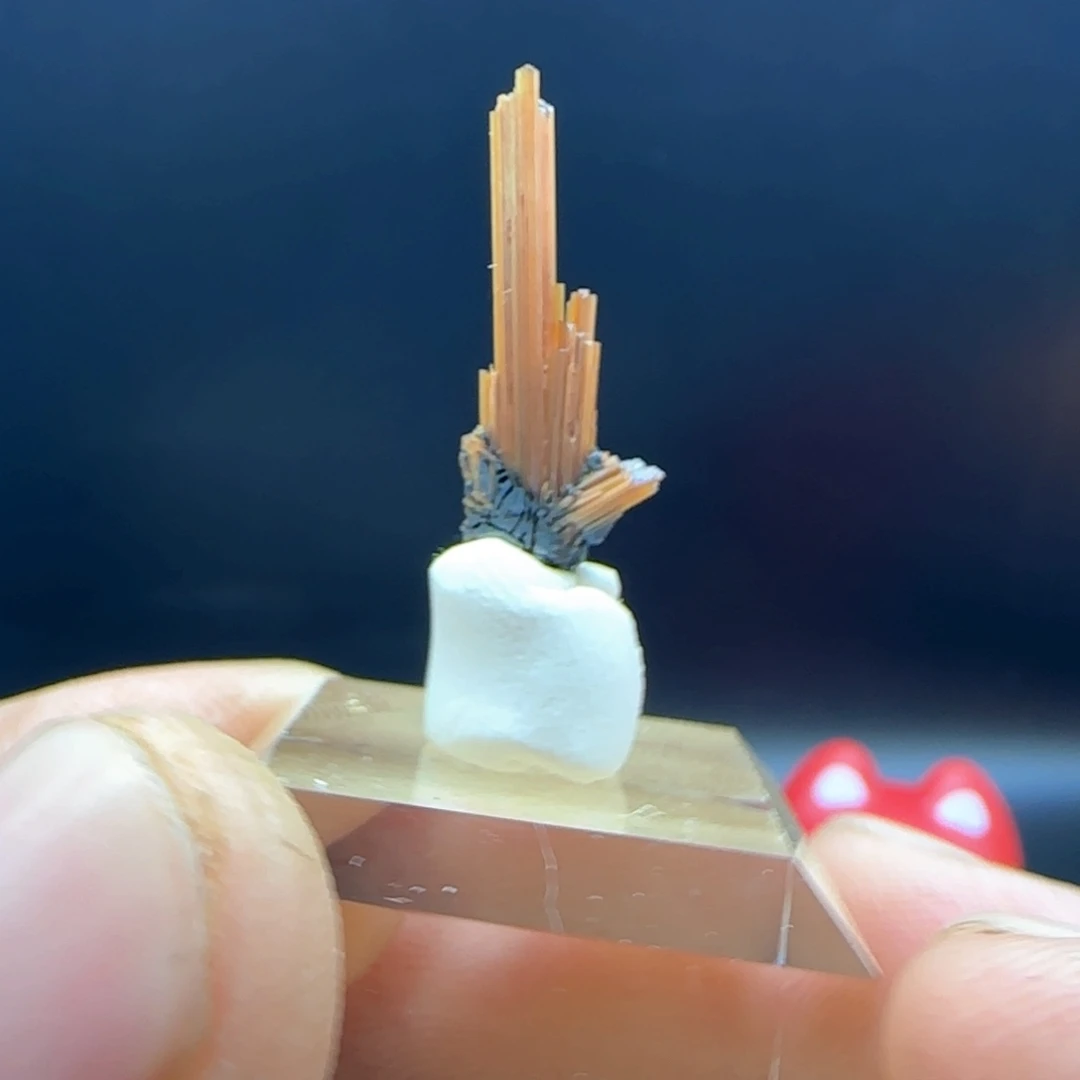 有机玻璃天然矿石桌面摆件