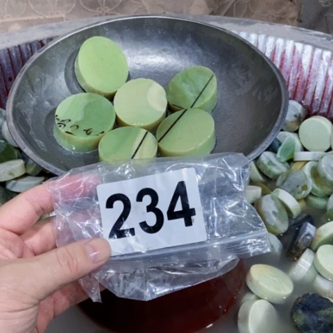 【闪购商品】蛇纹石玉珠宝半成品未镶嵌