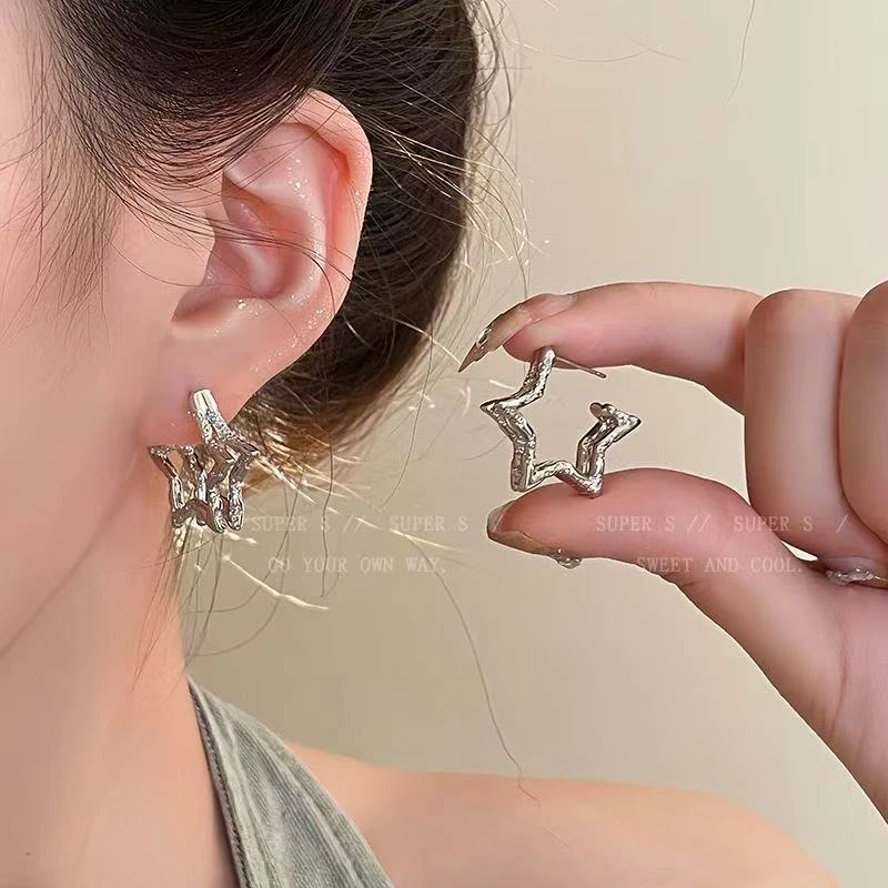 铜合金耳饰 小众独特设计感五角星耳钉新款显脸小气质个性耳饰～