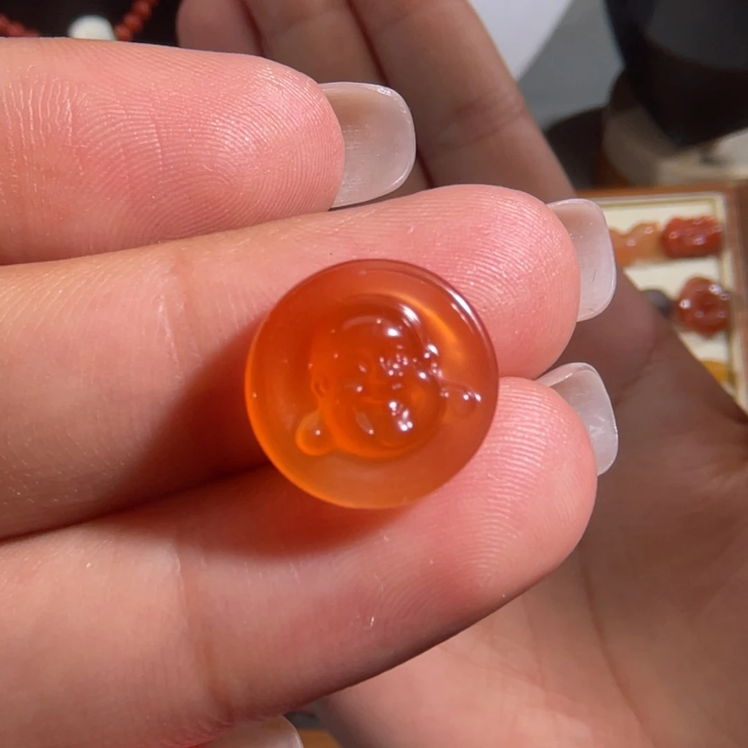 南红玛瑙弥勒12.8x6.7mm不退换未镶嵌