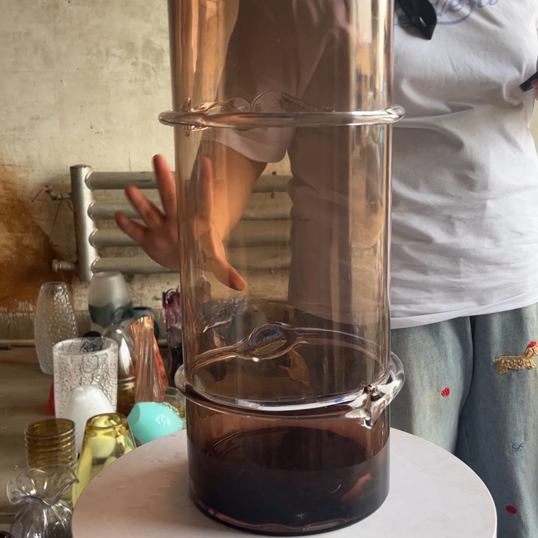棕色高度52长21琉璃花器摆件微瑕