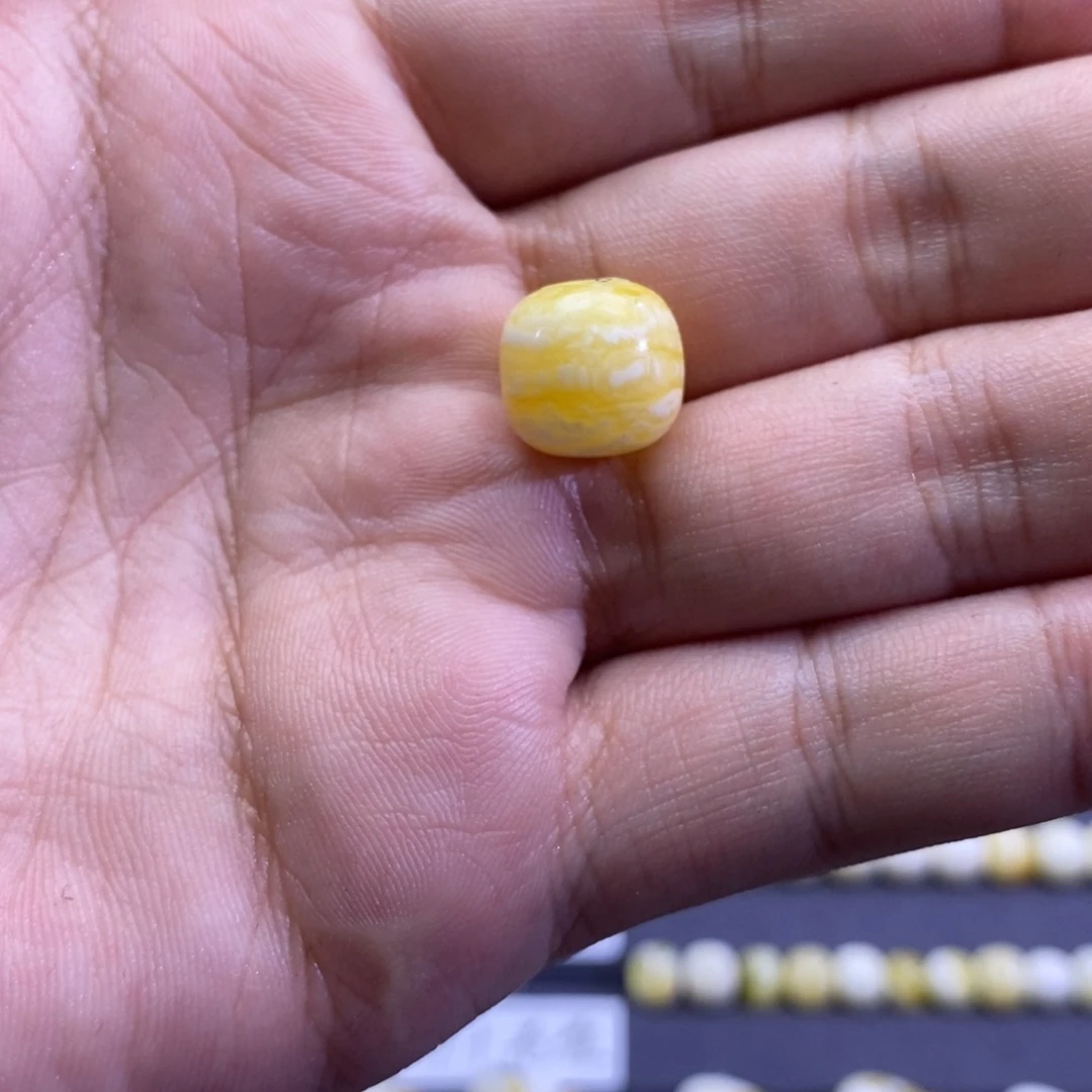 琥珀未镶嵌裸石13mm