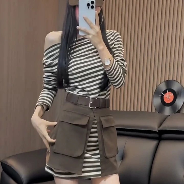 早秋时尚斜肩条纹长袖上衣搭配高腰显瘦裙子套装洋气休闲百搭包臀