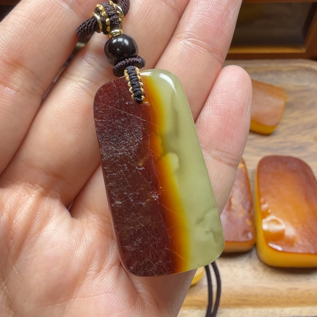 琥珀吊坠(赠链)未镶嵌