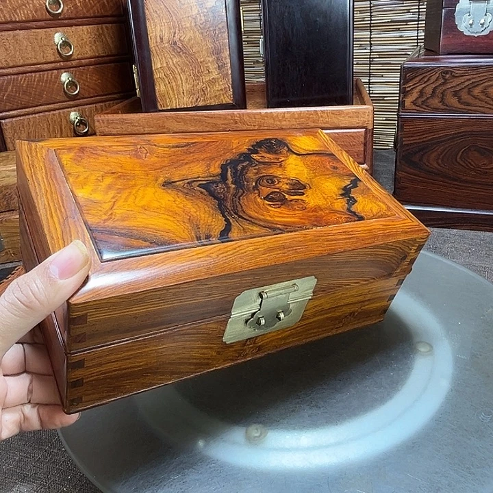 微凹黄檀（南美大红酸枝）