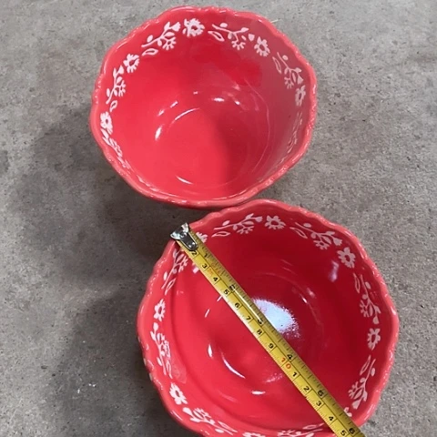 微瑕，不能明火，口径15高度72个红色碗拖釉