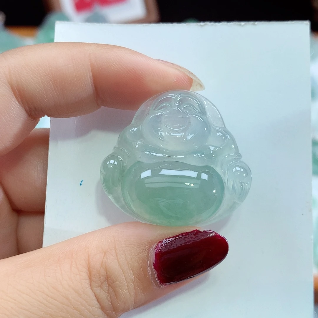 翡翠未镶嵌颈饰佛