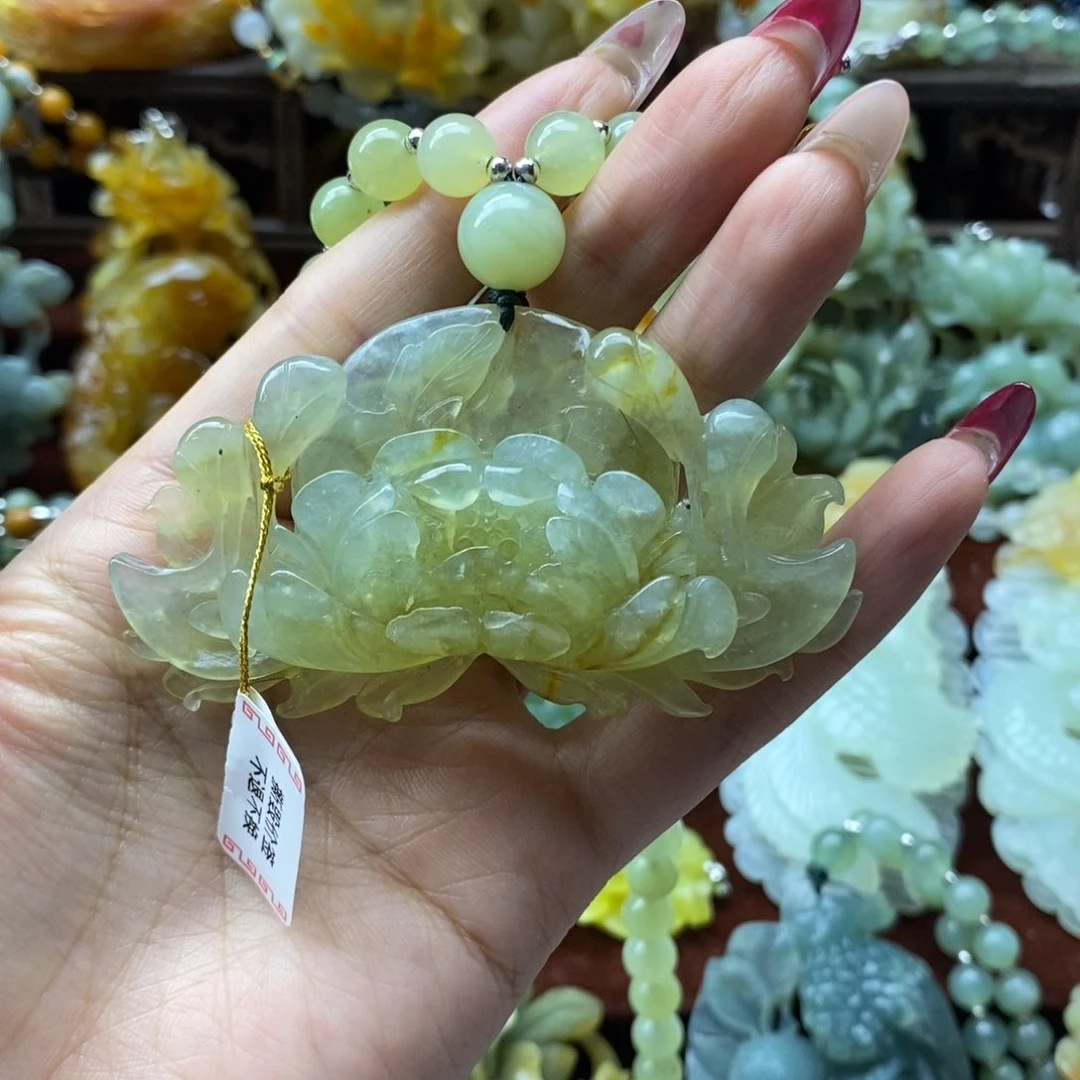 蛇纹石玉颈饰未镶嵌
