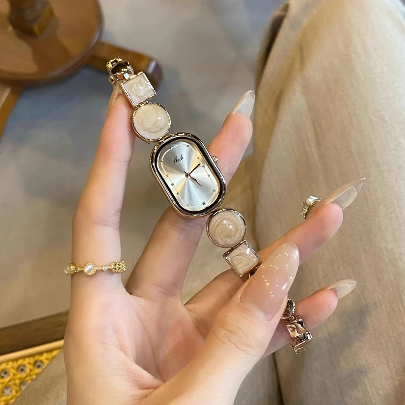 高颜值手表女款轻奢小众女2025新款女式手链女表女生生日礼物实用
