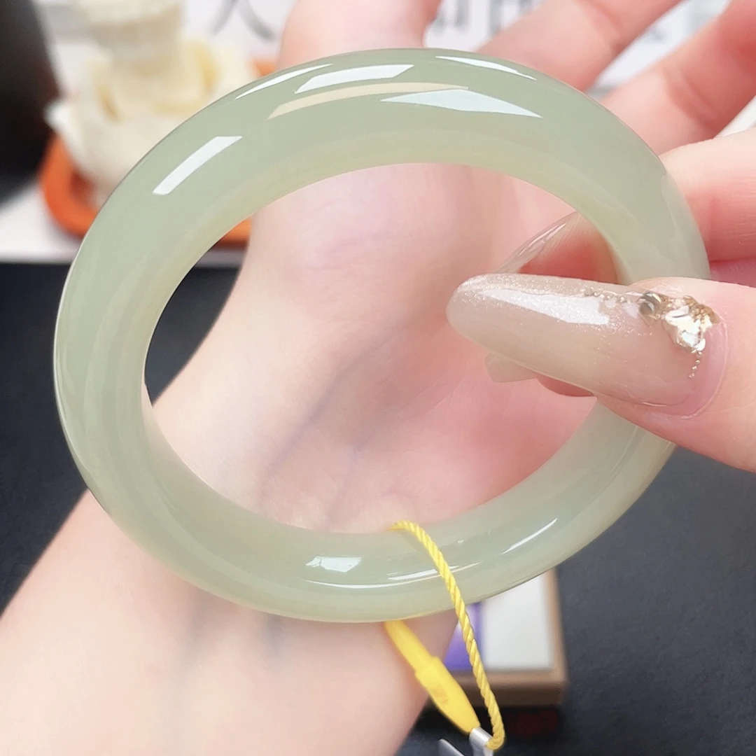 和田玉未镶嵌手镯5556