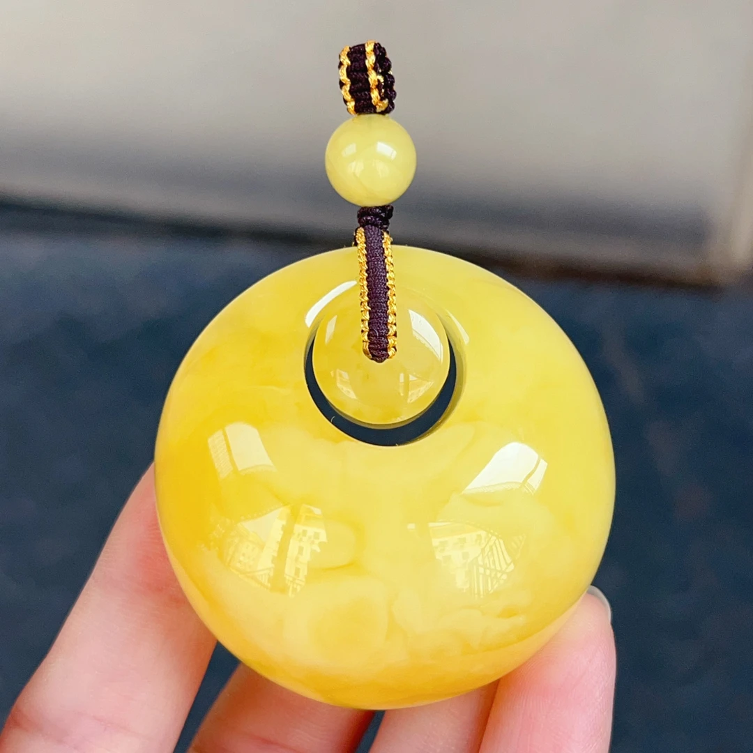 满蜡黄白花蜜蜡子母扣吊坠，33.4克，尺寸49*24.8mm