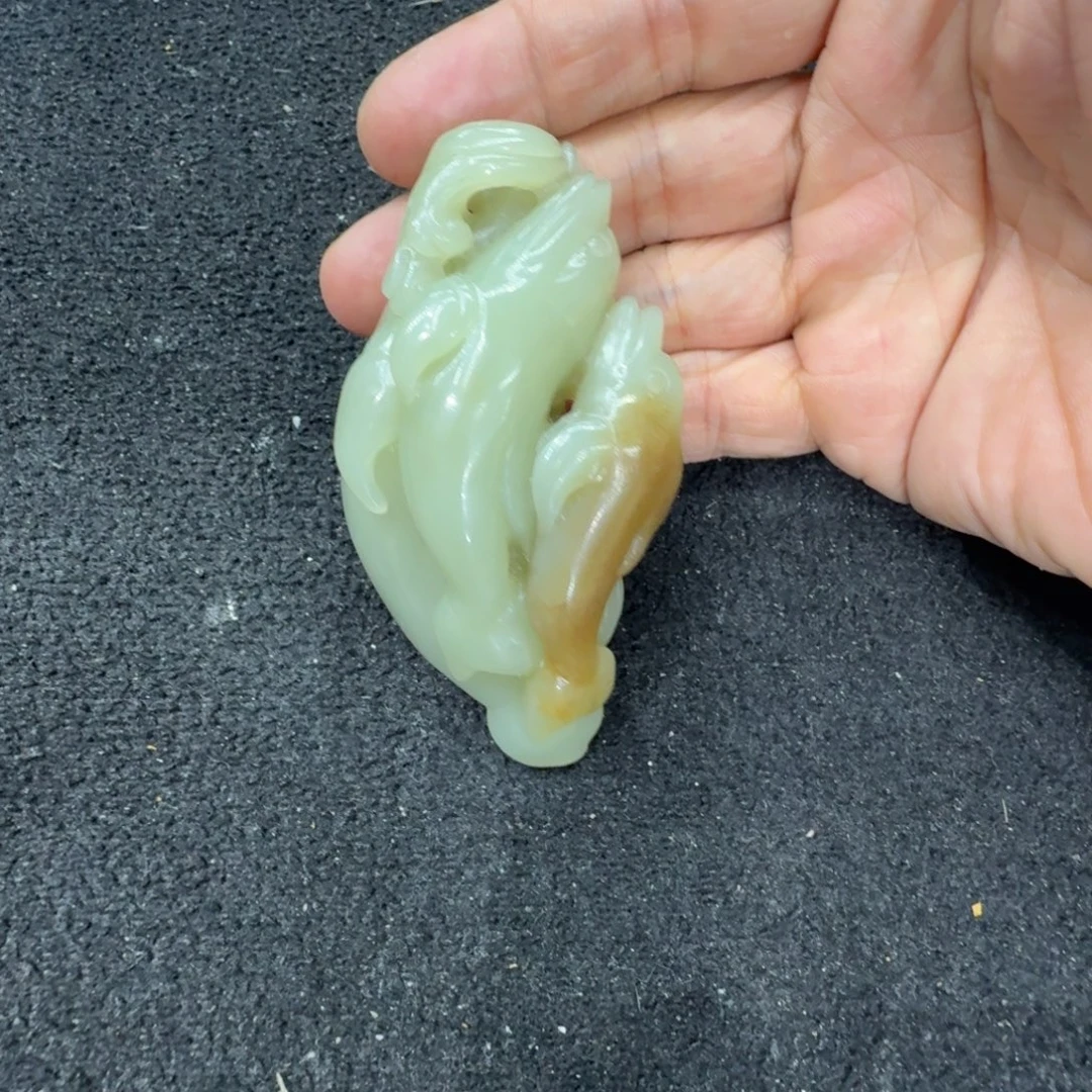 和田玉未镶嵌把件海豚