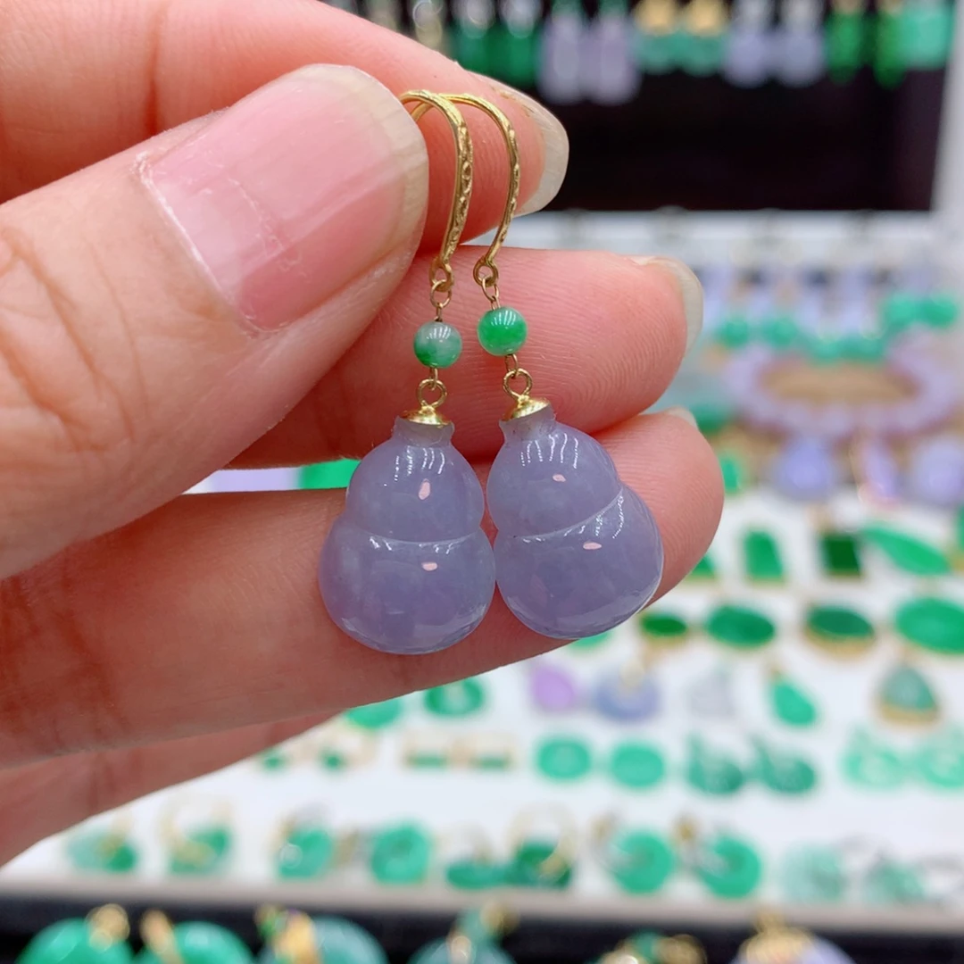 翡翠18K金镶嵌耳饰的