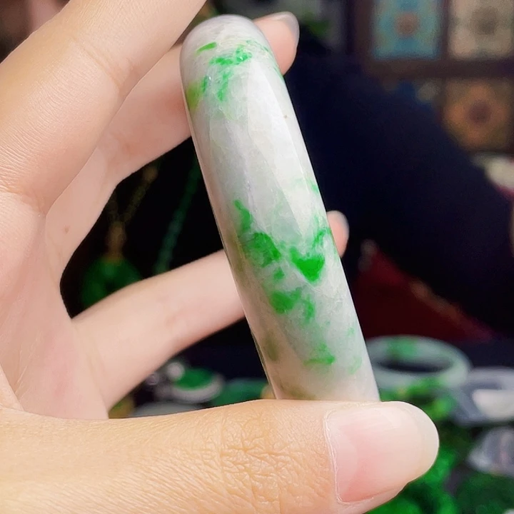 翡翠未镶嵌颈饰多样性62.5