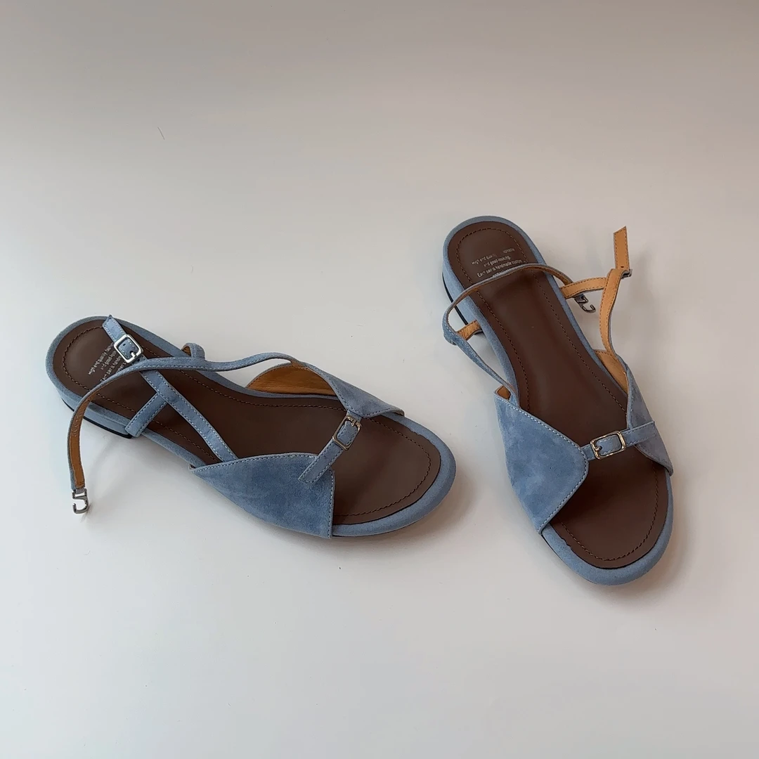 【六呈六】羊皮/3CM/极简高级时尚休闲精致一字带露趾时装凉鞋女