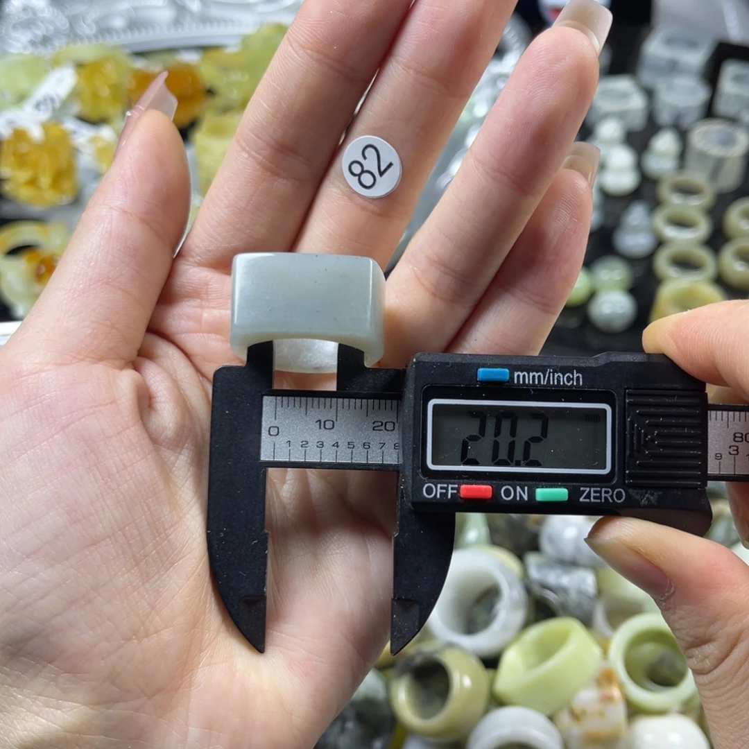 蛇纹石玉未镶嵌戒指