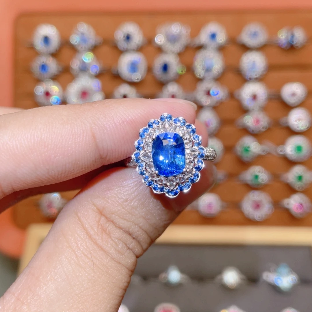 戒指18K金镶嵌蓝宝石2.55ct 皇家蓝