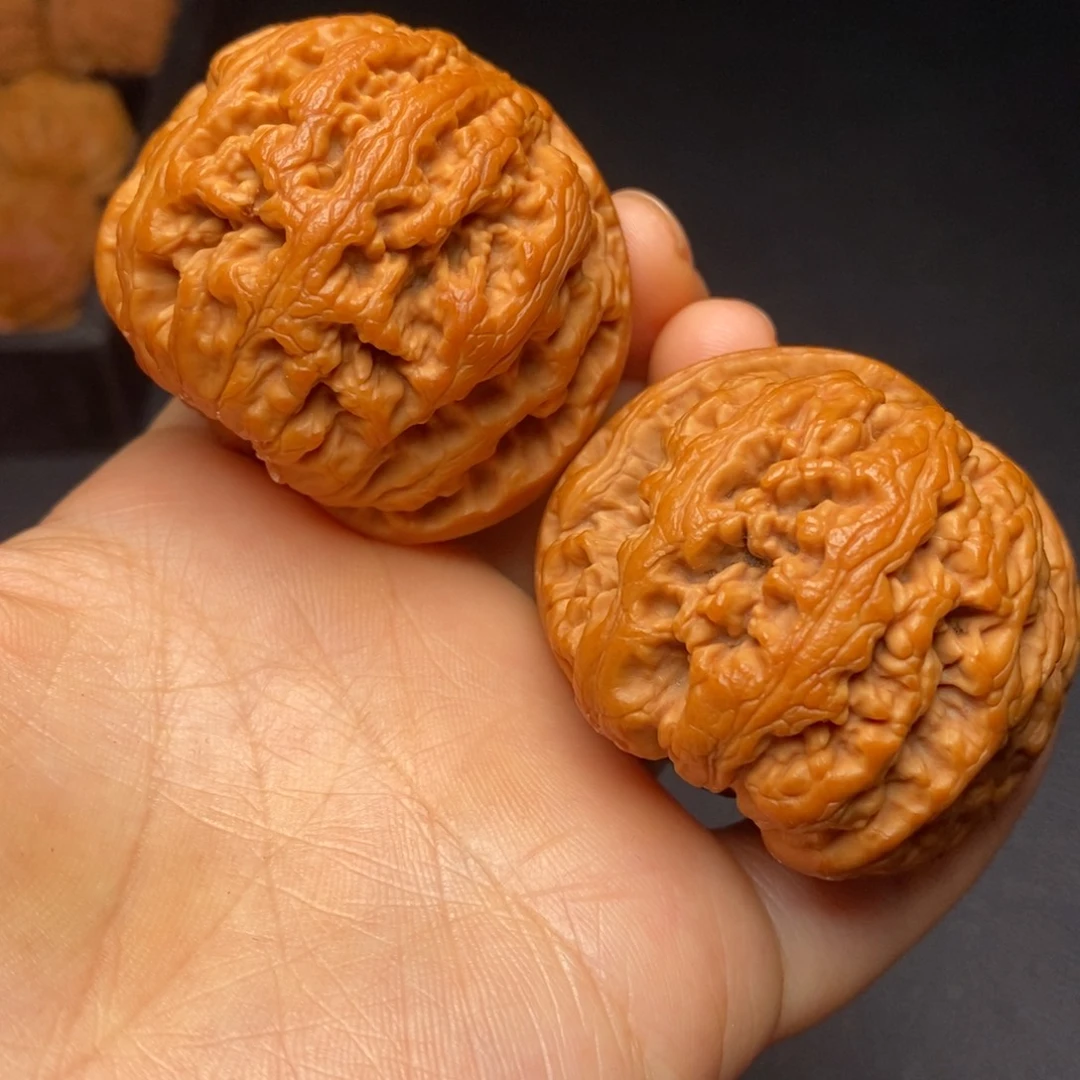 文玩核桃把件秦岭野生核桃