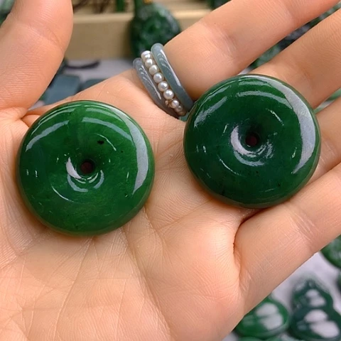 未镶嵌和田玉挂件若*