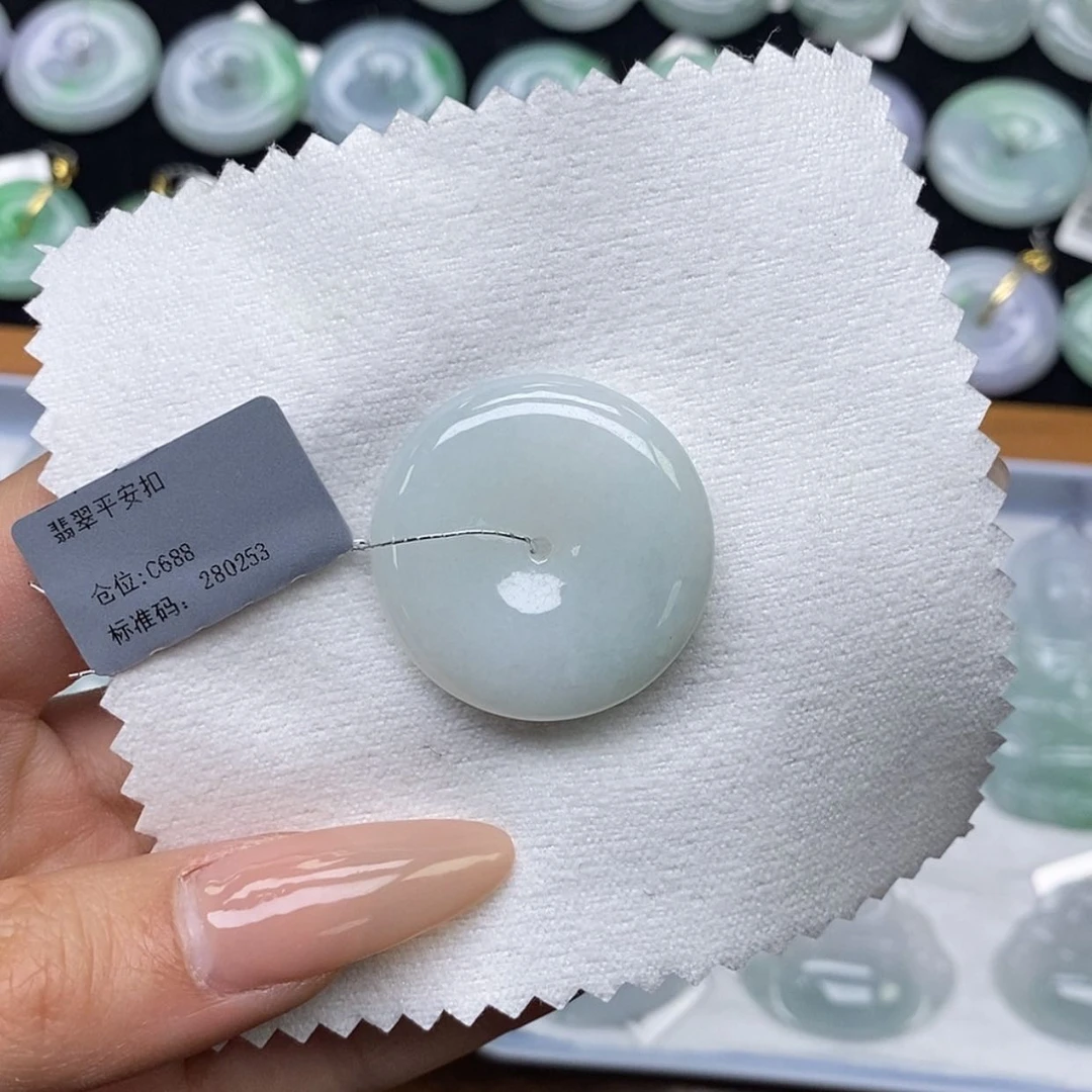 【闪购商品】翡翠颈饰未镶嵌平安扣