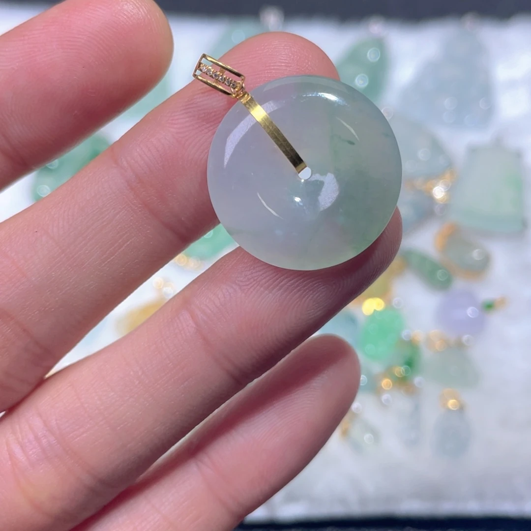 颈饰18K金镶嵌翡翠翡翠